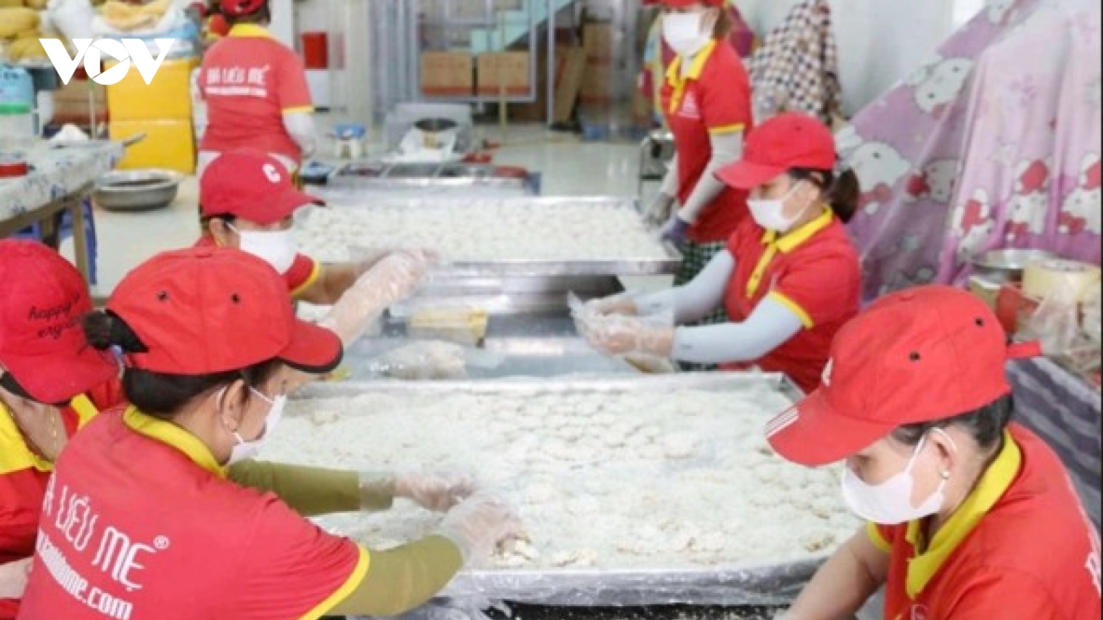 Traditional cake-making brings higher incomes in Da Nang ahead of Tet